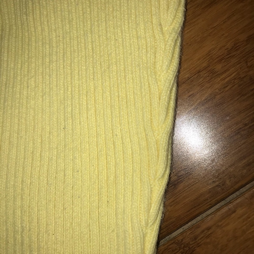 yellow turtle neck - Picture 3 of 3